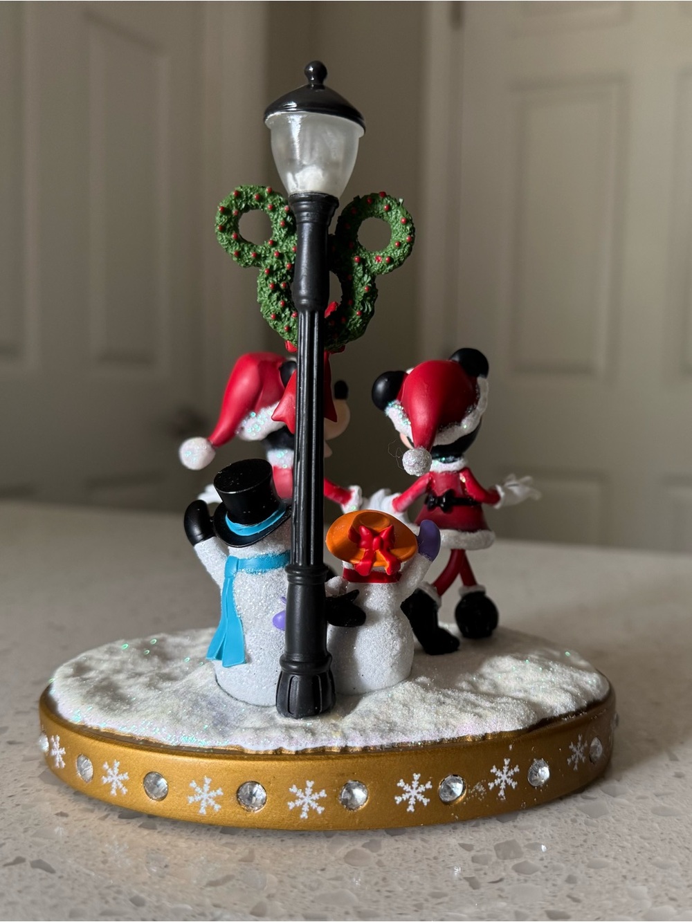 2020 Disney Parks Holiday Santa Mickey & Minnie Light-up Figurine - Picture 2 of 12